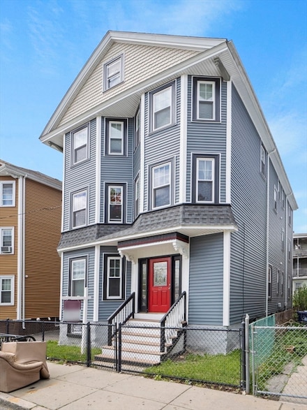 17 Erie St, Dorchester, MA 02121