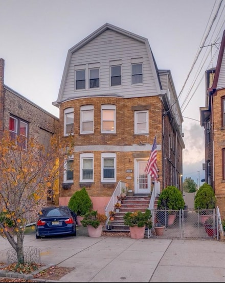 123 Avenue C Unit 3, Bayonne, NJ 07002