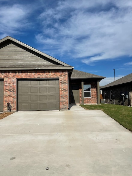 2829 Peony Dr, Sherman, TX 75092