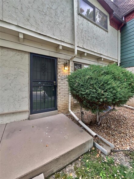 1125 S Monaco Pkwy, Denver, CO 80224