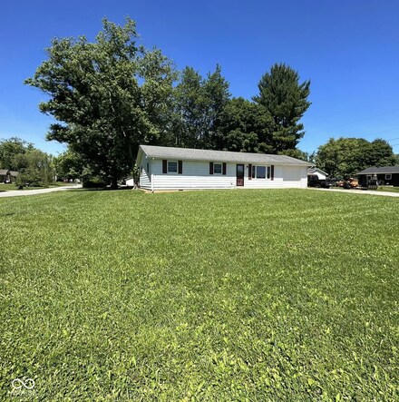 865 S 2nd St, Orleans, IN 47452