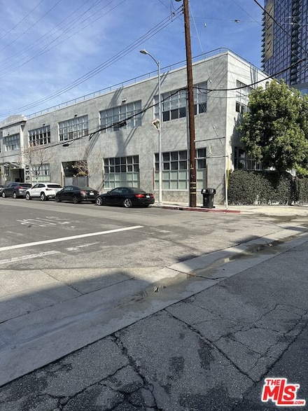 530 Molino St Unit 220, Los Angeles, CA 90013