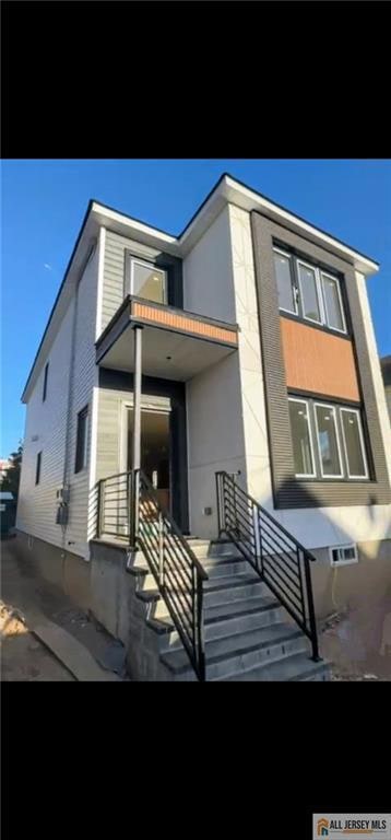 374 Oak St, Perth Amboy, NJ 08861