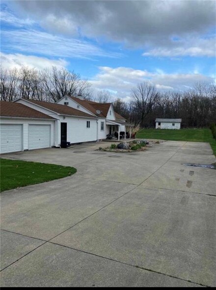 101 N Clay St, West Lebanon, IN 47991
