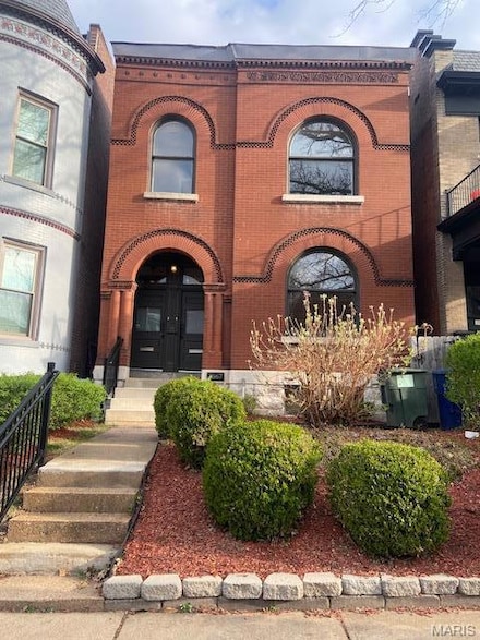 3667 Russell Blvd Unit 2nd floor, Saint Louis, MO 63110