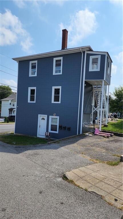 40 Phenix Ave, West Warwick, RI 02893