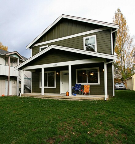 1422 Lincoln St, Bellingham, WA 98229