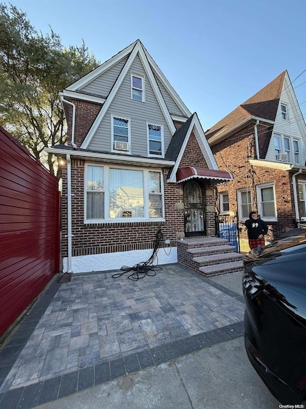 94-36 211th St, Queens Village, NY 11428