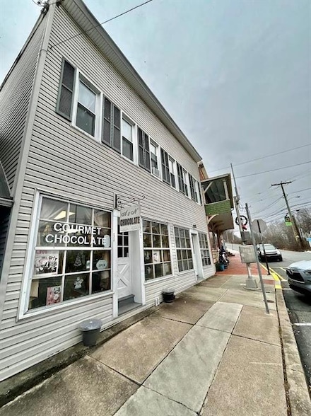 507 Delaware Ave, Portland, PA 18351