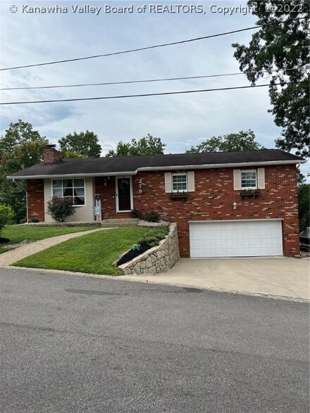 278 Pine Cir, Dunbar, WV 25064