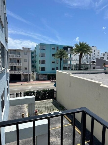 720 Collins Ave Unit 310, Miami Beach, FL 33139