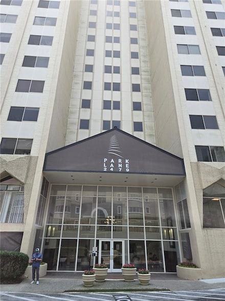2479 Peachtree Rd NE Unit 902, Atlanta, GA 30305
