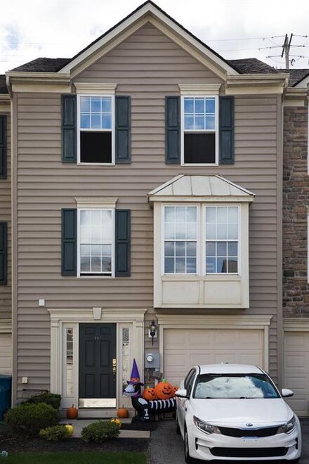 146 Knollwood Dr, Williams Township, PA 18042