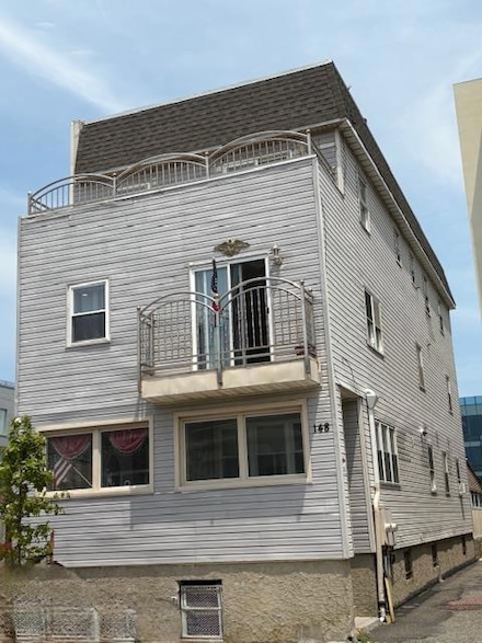 148 Beach 97th St, Rockaway Beach, NY 11693