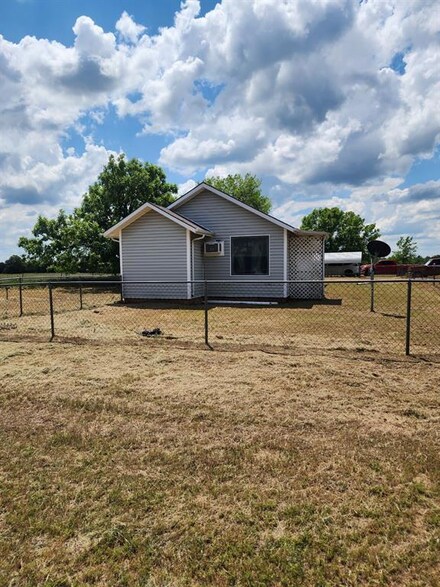 6095 County Road 1340, Carnegie, OK 73015