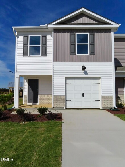 299 Honeycutt Oaks Dr, Angier, NC 27501