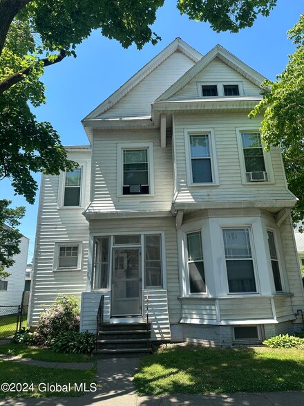 293 5th Ave, Troy, NY 12182