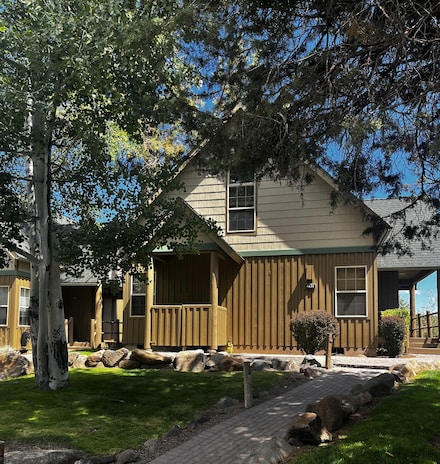 4631 Marsh Hawk Dr, Klamath Falls, OR 97601