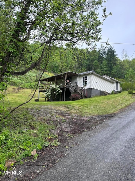 11590 Cedar Rd, Pound, VA 24279