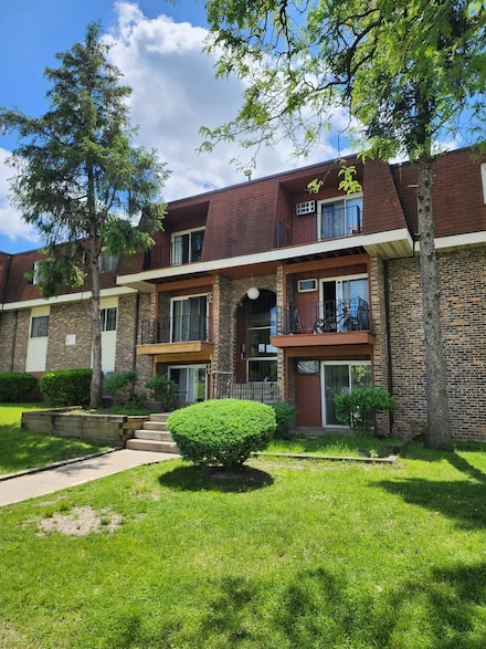 585 Heritage Dr Unit 303, Hoffman Estates, IL 60169