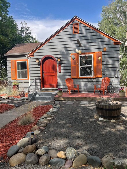 303 N Jefferson St, Moscow, ID 83843