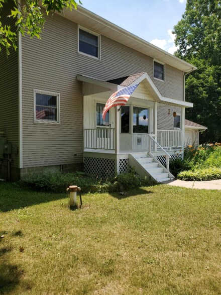 1990 N Lake Wilson Rd, Hillsdale, MI 49242