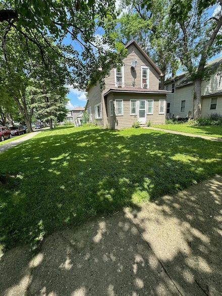 1437 Okabena St, Worthington, MN 56187