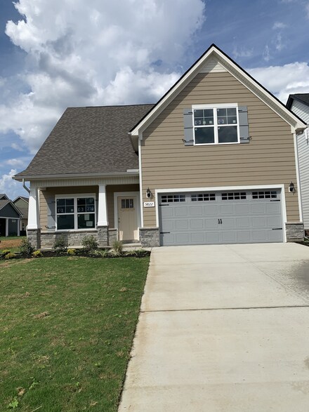 5822 Craven Ln, Murfreesboro, TN 37128