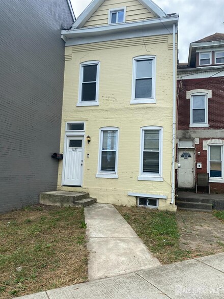 1027 Nottingham Way, Trenton, NJ 08609