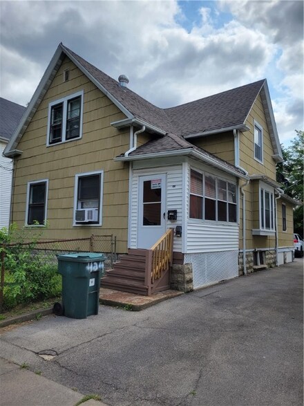 424 1st St, Rochester, NY 14605