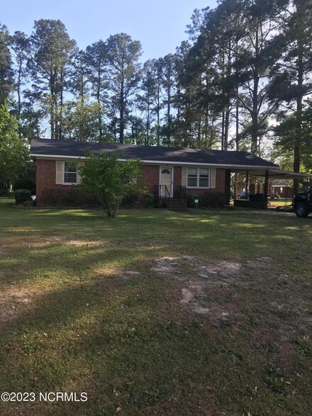 402 Firetower Rd, La Grange, NC 28551