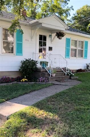 1926 S Crescent Ave, Independence, MO 64052