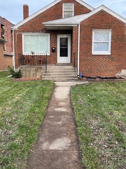 3561 Adams St, Gary, IN 46408