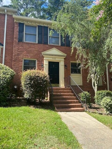 642 Crown Point Dr, Augusta, GA 30907