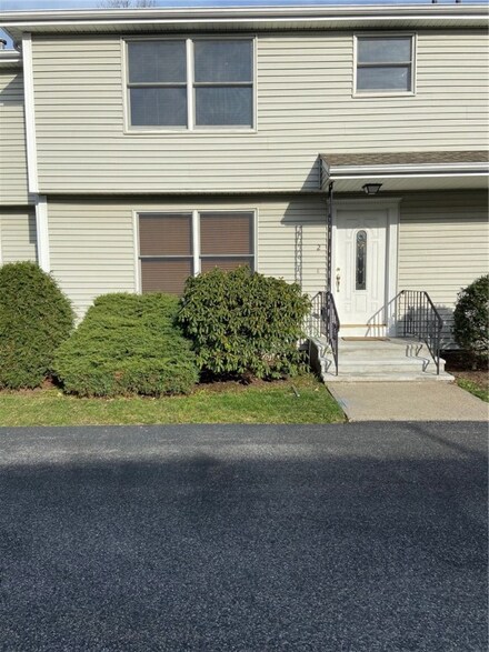 7 Morrill Ln Unit 2, North Providence, RI 02904