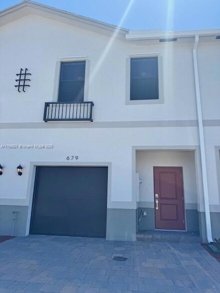 679 W Davis Pkwy, Florida City, FL 33034