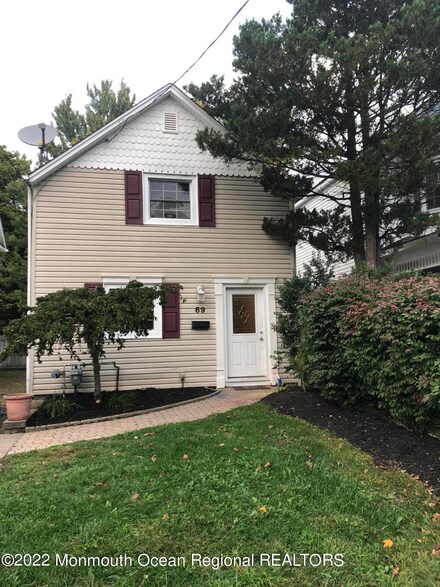 69 Main St, Succasunna, NJ 07876