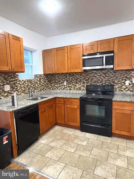 135 W Sharpnack St Unit 2ND FLOOR, Philadelphia, PA 19119
