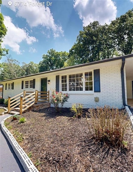 5774 Forest Dr, Acworth, GA 30102