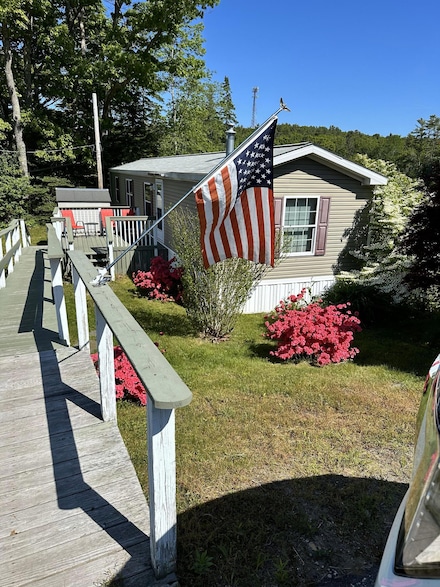 72 Eastern Ave, Boothbay Harbor, ME 04538