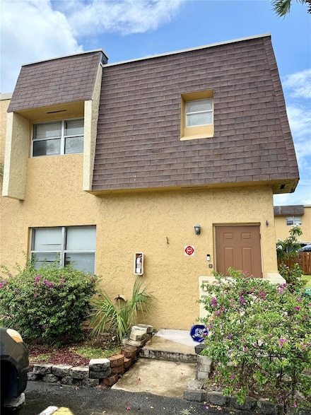 5644 Blueberry Ct, Lauderhill, FL 33313