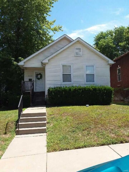 8930 Edna St, Saint Louis, MO 63147