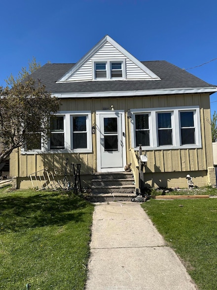 1418 Ontario Ave, Sheboygan, WI 53081