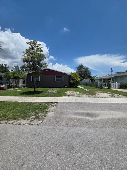 6185 SW 43rd St, Davie, FL 33314