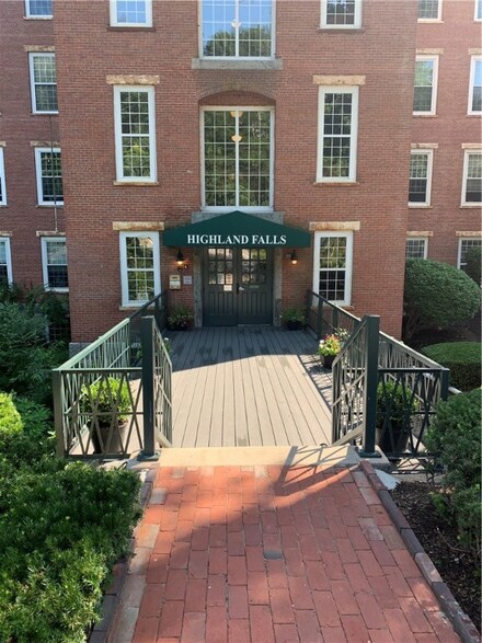 2 School St Unit 116, Lincoln, RI 02808