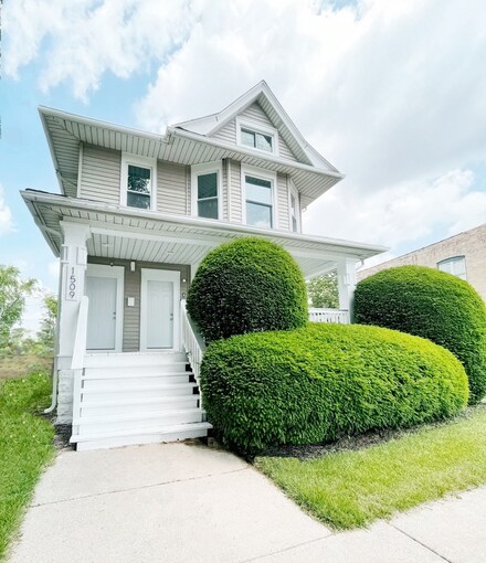 1509 Saint Charles Rd, Maywood, IL 60153