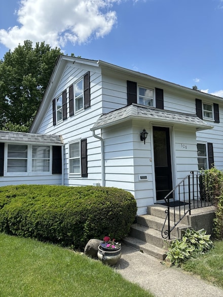 328 N 1st St, Geneva, IL 60134