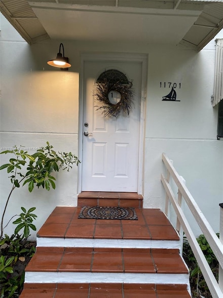 11701 NE 11th Place Unit 1, Biscayne Park, FL 33161
