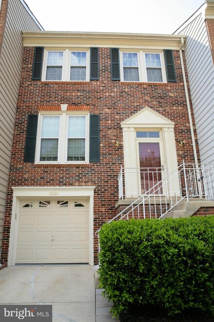 12134 Derriford Ct, Woodbridge, VA 22192