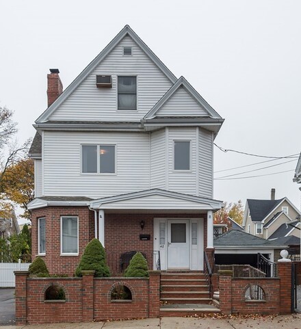 48 Dean St, Everett, MA 02149